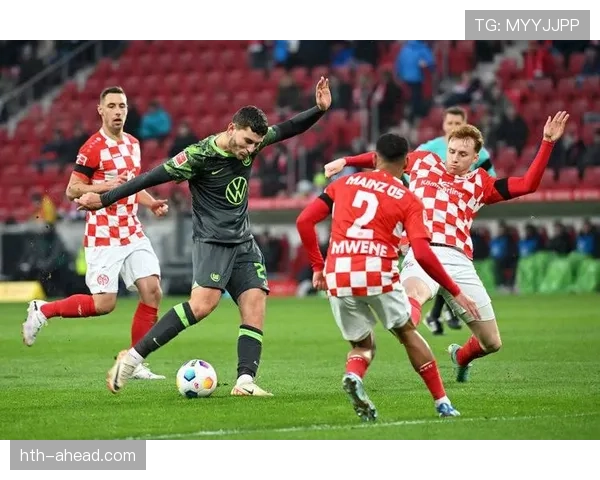 美因茨核心球员发挥出色逆转获胜，球队状态强势回升